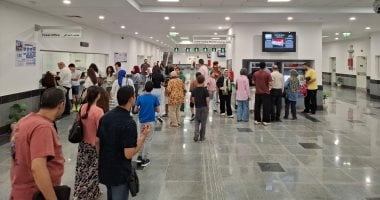 إقبال كبير على قطارات مونوريل شرق النيل فى الجمعة الأولى من تشغيله.. صور