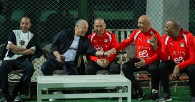 أجواء مرحة فى معسكر منتخب مصر.. «وصلة هزار» تجمع أبو ريدة وحسام حسن