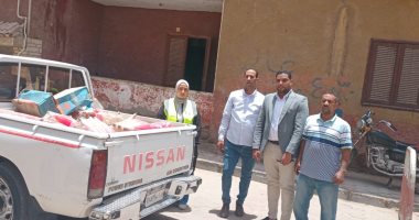ضبط 1000 لتر مياه غازية منتهية الصلاحية فى حملات تفتيشية موسعة بأسواق قنا