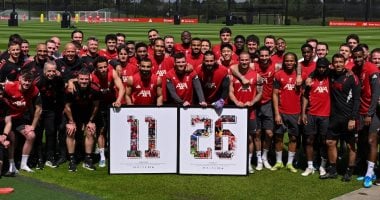 نجوم ليفربول يودعون محمد صلاح وروبرتسون