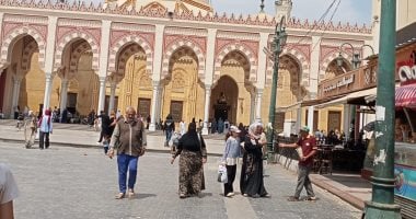 ساحة المسجد الأحمدى بطنطا تستعد لاستقبال الآلاف فى صلاة عيد الأضحى