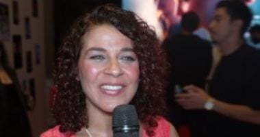 الفنانة منى هلا