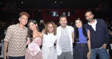 أحمد داود وسلمى أبو ضيف وجيسيكا حسام الدين وحمزة دياب يحتفلون بعرض فيلم إذما