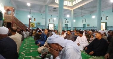 الآلاف يؤدون صلاة عيد الأضحى فى 53 ساحة و2300 مسجد بأسوان