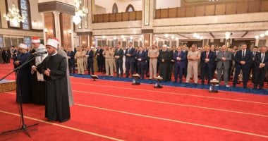 الرئيس السيسى يؤدى صلاة العيد بمسجد الرحمن الرحيم ويشهد شعيرة ذبح الأضاحي.. صور 