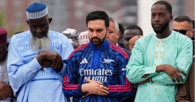 عمدة نيويورك يحتفل بعيد الأضحى مرتدياً قميص أرسنال..ما القصة؟