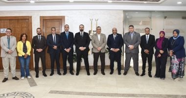 نائب محافظ أسوان يستقبل مديرى المستشفيات الجدد