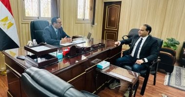 جمال حسين، رئيس مصلحة الخزانة العامة و الزميل أحمد يعقوب