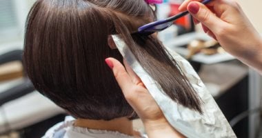 قبل صبغ الشعر.. خطوات تساعدكِ فى اختيار اللون الأنسب لبشرتك وشخصيتك