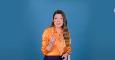شريهان أبو الحسن: كيف يؤثر المحيطون ومعايير الجاذبية على علاقتك العاطفية؟