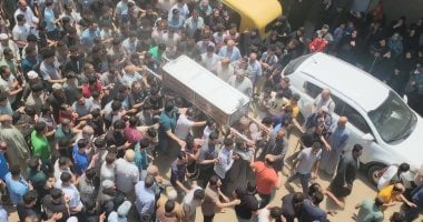 تفاصيل جريمة قرية بمم فى المنوفية بعد تدخل للصلح.. عاطل يقتل "دكتور جامعى" طعنا بسلاح أبيض داخل منزله.. والأهالى يشيعون جثمانه وسط حزن كبير.. النيابة العامة تقر التحفظ على المتهم داخل مستشفى تلا لحين تحسن حالته