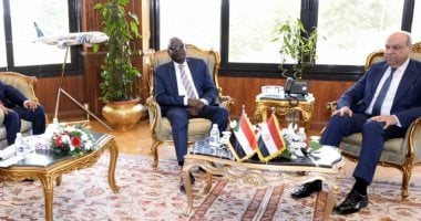 وزير الطيران يستقبل وزير النقل السوداني لتعزيز التعاون الإستراتيجي