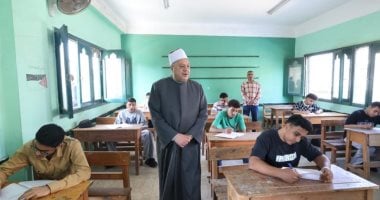 وكيل الأزهر يتابع امتحانات الثانوية