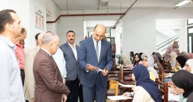 رئيس جامعة دمنهور ونائبه يتفقدان امتحانات كليتي التربية والطفولة المبكرة 