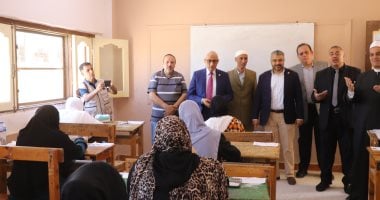 محافظ شمال سيناء يتفقد لجان امتحانات الثانوية الأزهرية.. صور
