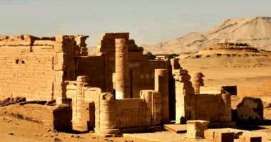 تعرف على نموذج مصغر من معبد الكرنك فى قلب الصحراء الغربية بالوادى الجديد