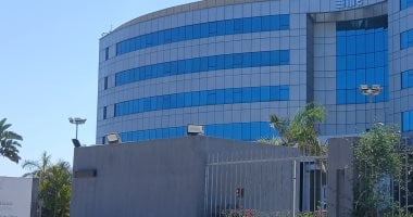 استعدادات إنهاء خروج جثمان الفنان عبد العزيز مخيون من الإسكندرية.. فيديو