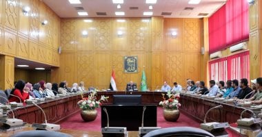 محافظ الإسماعيلية يلتقي المهندسين الجدد استعدادًا لتدعيم الإدارات الهندسية