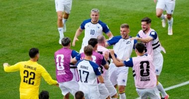 يوفو لوكيتش لاعب البوسنة يحتفل بالهدف