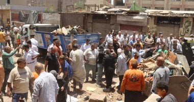 محافظ القليوبية يواصل إزالة إشغالات سوق بهتيم بشبرا الخيمة 