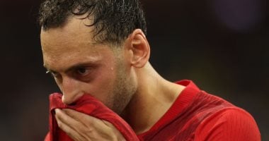 تشالهان نجم منتخب تركيا