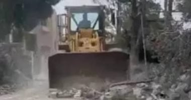 بدء فتح الطرق في صور وبنت جبيل تمهيدا لعودة الأهالي وسط دعوات إلى التريث