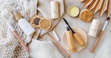 قبل شراء مستحضرات التجميل.. 8 أسباب تدفعك للبحث عن هذه العلامة على مكياجك