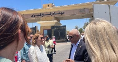 محافظ شمال سيناء يصطحب وفدا دبلوماسيا وبرلمانيا هولنديا فى جولة تفقدية بمعبر رفح البرى