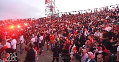 احتفالات جنونية فى EFZ بالعاصمة الجديدة بعد تسجيل الهدف الثانى للمنتخب.. صور 