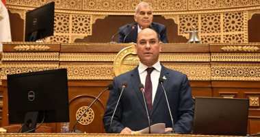 عضو بالشيوخ: توطين صناعة الدواء أمر هام وحيوى.. ونحتاج لدعم البحث العلمى 