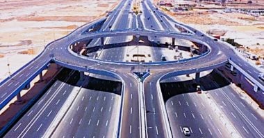 طرق مطورة ومحاور حديثة.. العلمين الجديدة بوابة السفر للساحل الشمالى.. صور