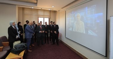 رئيس جامعة كفر الشيخ يشهد مشروعات تخرج طلاب كلية الذكاء الاصطناعى
