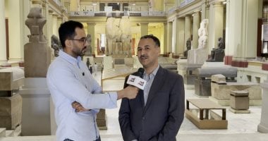 مدير المتحف المصرى بالتحرير والزميل محمد أسعد خلال اللقاء 