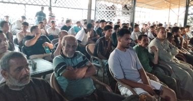 جماهير الشرقية على المقاهي يتابعون مباراة منتخب مصر مع إيران.. فيديو