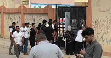 طلاب الثانوية العامة بشمال سيناء يؤدون امتحان اللغة العربية