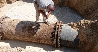 محافظ السويس يتابع إصلاح كسر خط مياه رئيسى بحى الجناين
