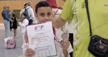 محافظ كفر الشيخ يهنئ زين لاعب تايكوندو مطوبس لحصوله على فضية بطولة الجمهورية