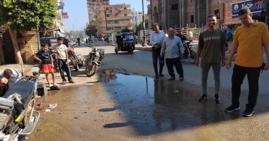 إصلاح عطل مفاجئ بخط مياه شارع الجيش بمنوف