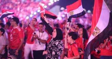 احتفالات فى الفان زون بعد تأهل منتخب مصر لدور الـ16 بكأس العالم.. صور