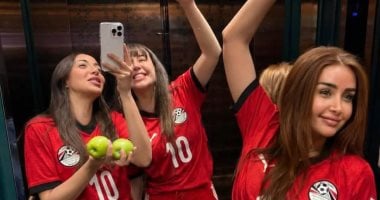 هنا الزاهد تحتفل بتأهل المنتخب