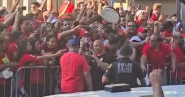 آلاف المصريين يحتفلون في دالاس بتأهل المنتخب إلى دور الـ16 في كأس العالم 2026