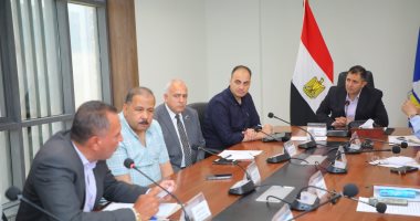 محافظ دمياط يناقش آلية حل مشكلة الصرف الزراعى بحوض السواداية بمركز كفر البطيخ
