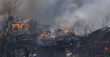 الحرائق تشتعل بغابات اليونان وطائرات الإطفاء تشارك في احتواء النيران