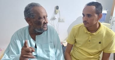 صحفى اليوم السابع مع عم اللاعب هيثم حسن