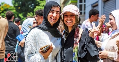 ارتياح بين طلاب الثانوية العامة بعد امتحان الفيزياء: أسهل من الكيمياء
