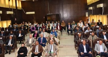 محافظ الفيوم يترأس اجتماع المجلس التنفيذي للمحافظة لمناقشة عدد من القضايا الحيوية
