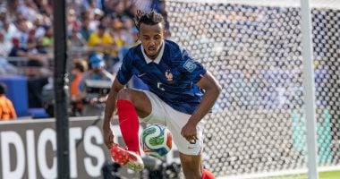 مساحات سبورت : بايرن ميونخ يستهدف مدافع برشلونة بعد تألقه مع فرنسا بكأس العالم