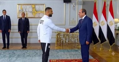 محمد صلاح مع الرئيس عبد الفتاح السيسى
