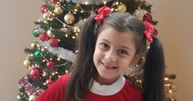 طفلة من أسيوط تهدي المنتخب المصري أغنية بلغة الإشارة 
