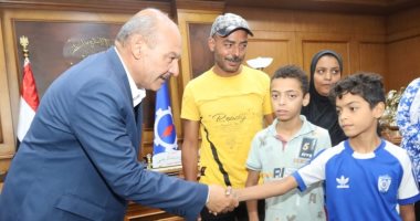 محافظ السويس يستجيب لاستغاثة أسرة تعاني ظروفًا صحية قاسية